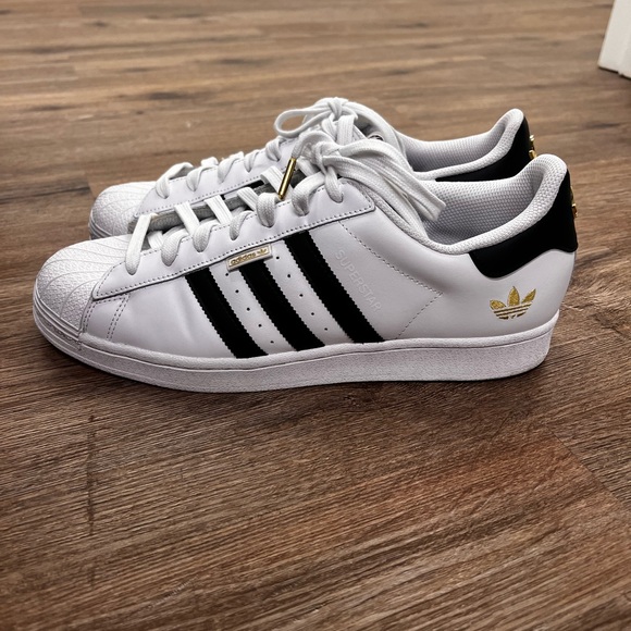 adidas Other - Men’s Adidas Superstar with gold accents